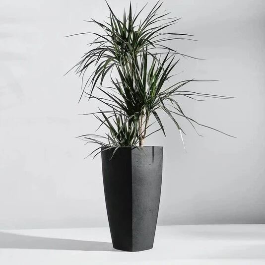 Кашпо Trapezoid black